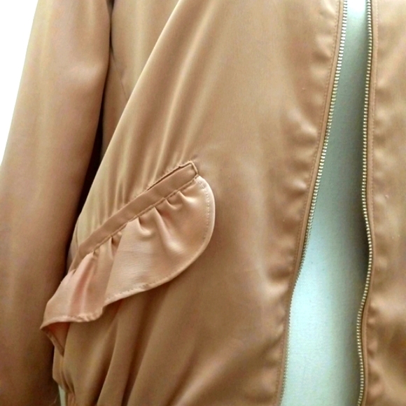 Zara Dusty pink satin ruffle jacket. (M) - Picture 2 of 6